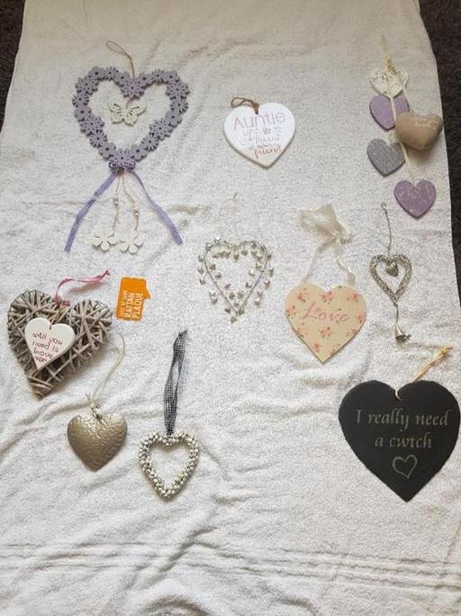  — NEW Heart-Shaped Hanging Decorations & Mirror