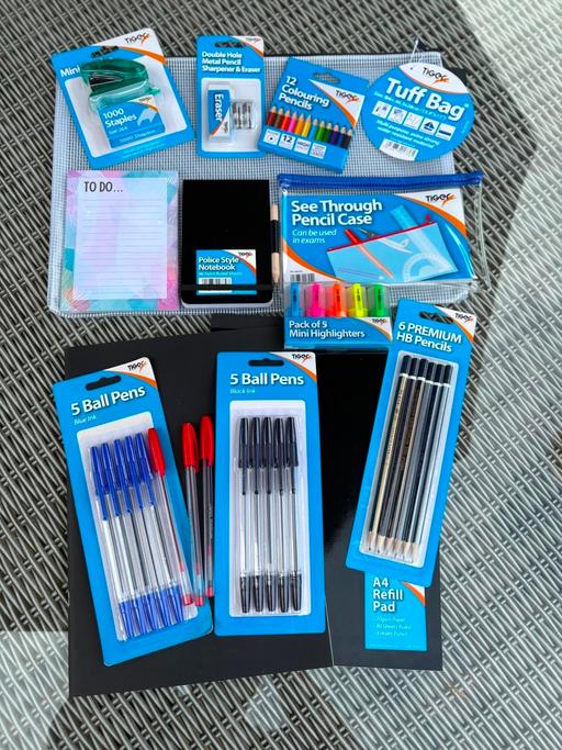  — School stationary packs