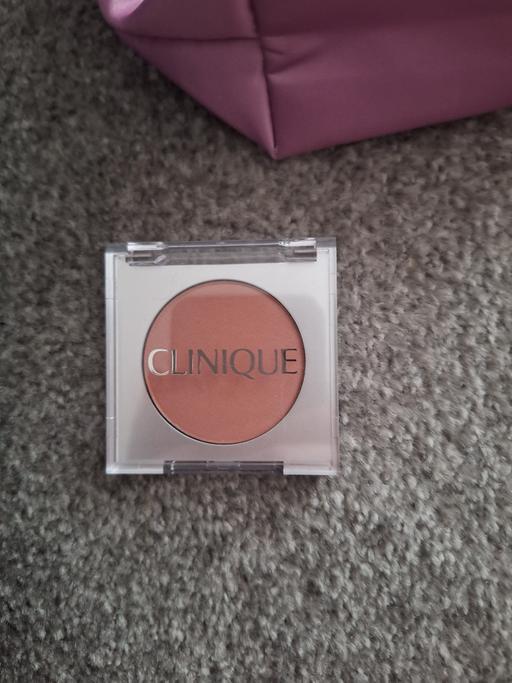  — Clinique Blusher