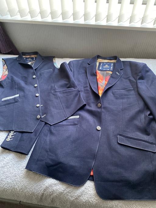  — House of Cavani navy jacket & waste coat 46”