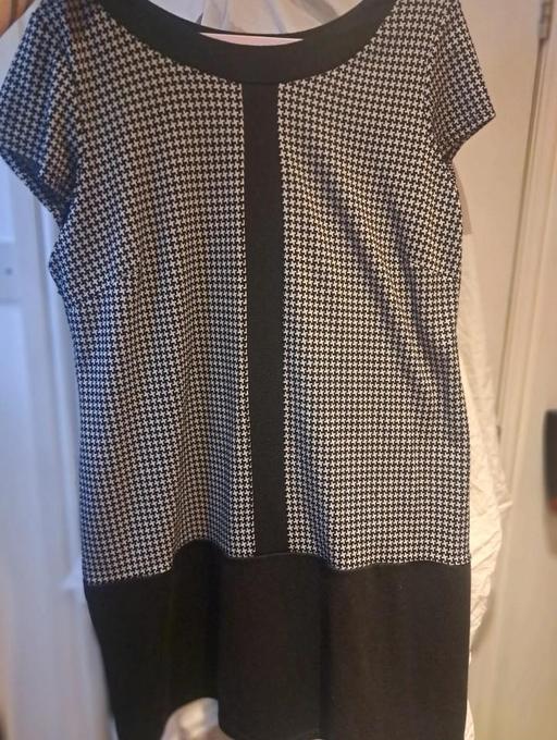  — size 18/20 mod style dress