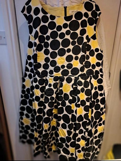  — 1950s style dress size 20