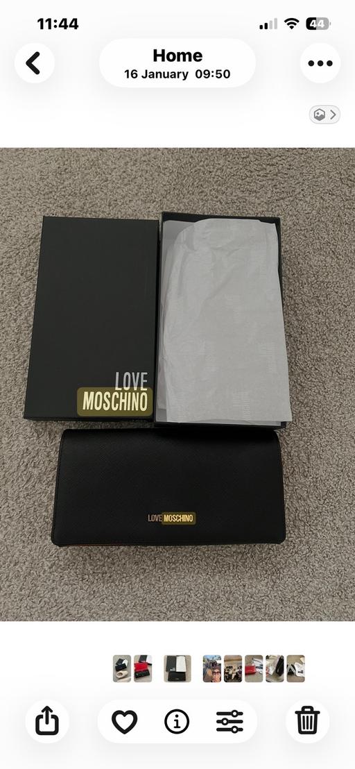  — Moschino purse/clutch