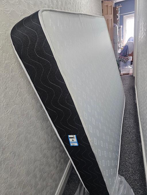  — King size mattress in good condtion.