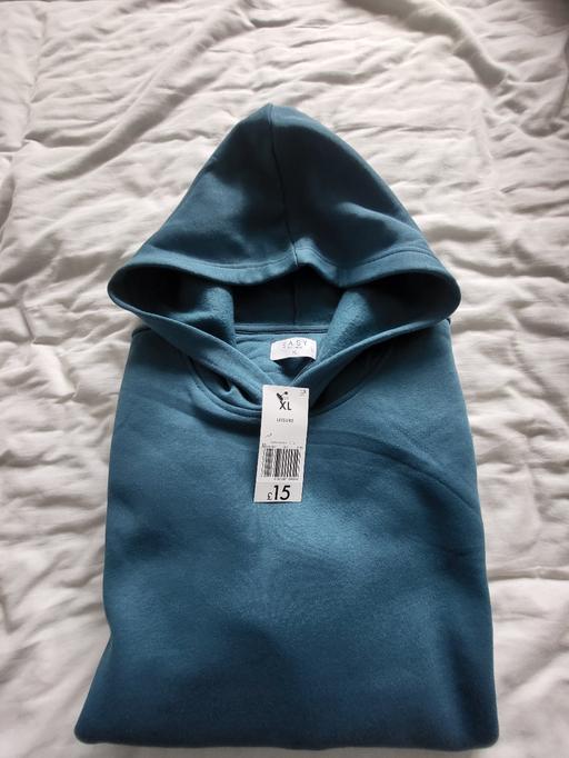  — New with Tag Easy Hoodie Size XL