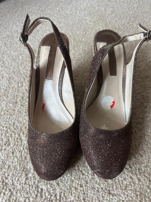  — Ladies shoes