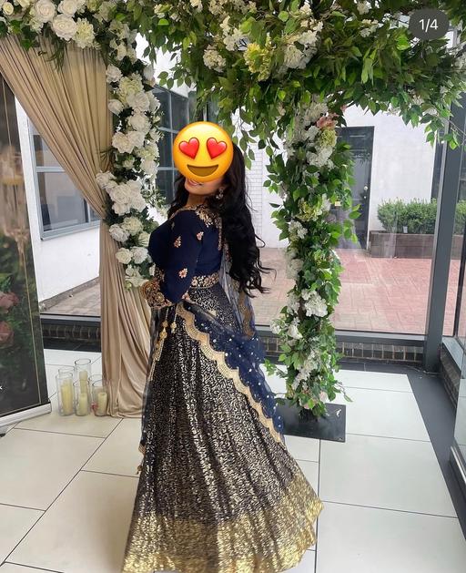  — Sequin lehnga