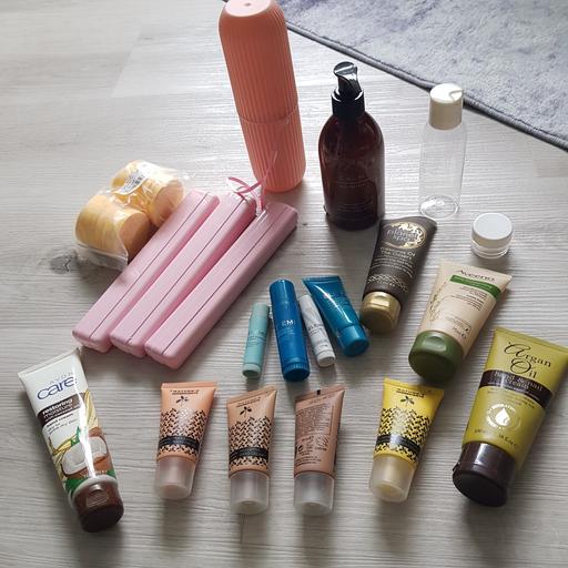  — NEW BUNDLE OF HAND CREAMS-TOOTH BRUSH HOLERS