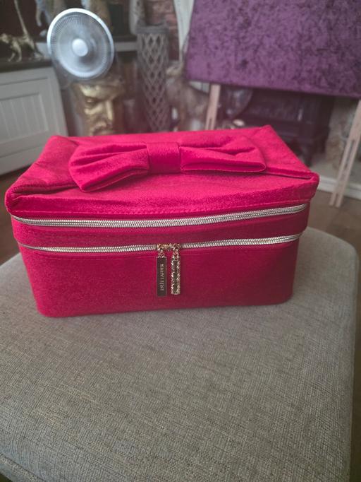  — ESTEE LAUDER MAKE UP/ VANITY BAG