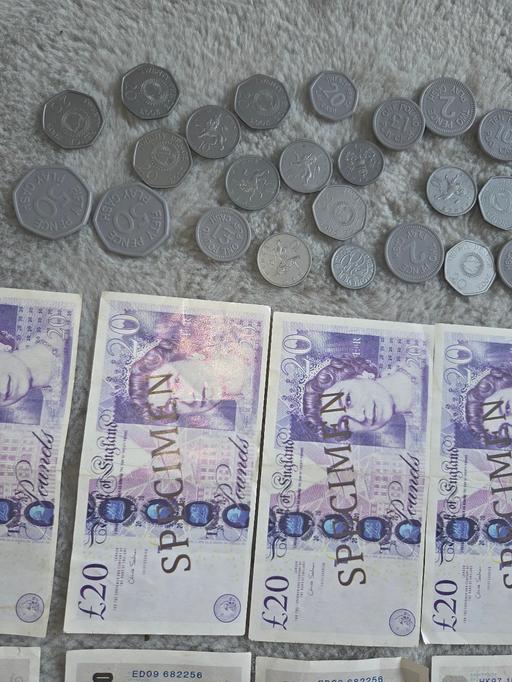  — Kids pretend play money