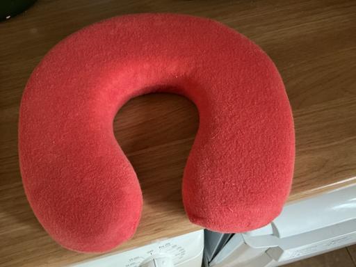  — Neck pillow