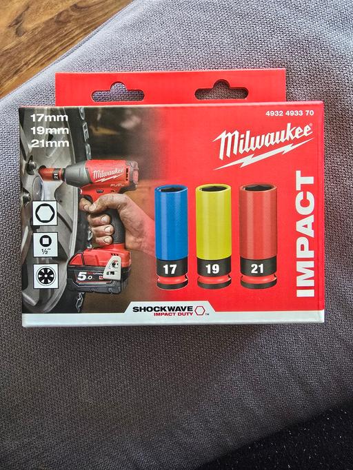  — Milwaukee 4932 4933 70 SHOCKWAVE Impact Duty