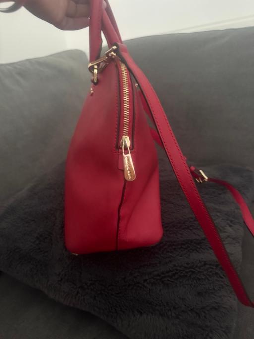  — Authentic Michael Kors Cindy bag