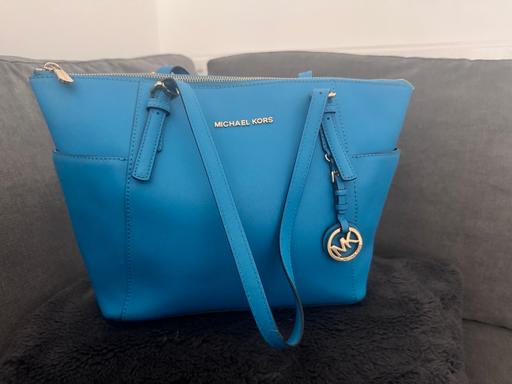  — Michael Kors blue jet set east west tote