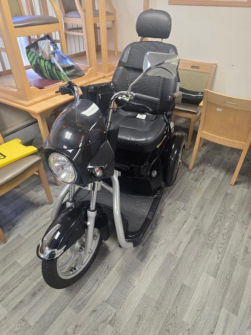  — Tri-glide cruiser electric mobility scooter