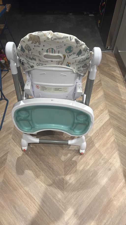  — Mamas and papas highchair