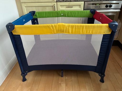  — Foldable travel cot - Mothercare - like new