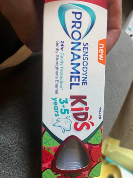  — Toothpastes for children