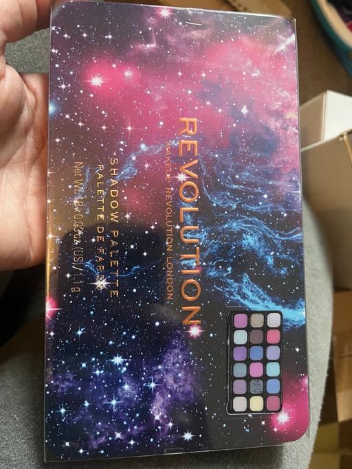  — New eyeshadows palette 3£ each lots