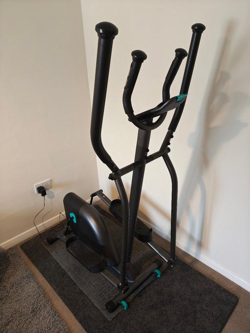  — Cross trainer
