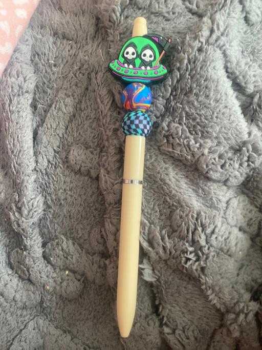  — Halloween pen
