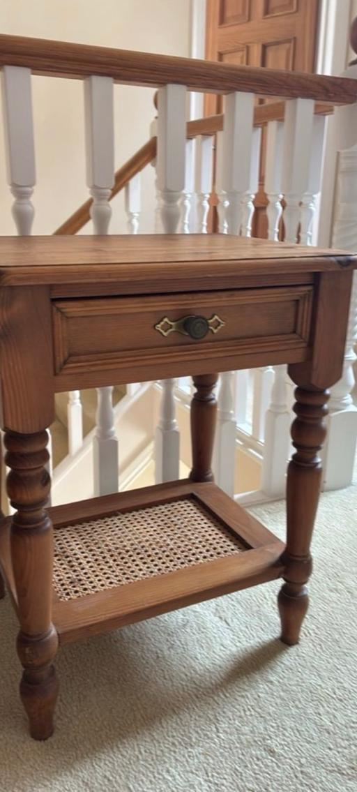  — pine wood lamp stand table