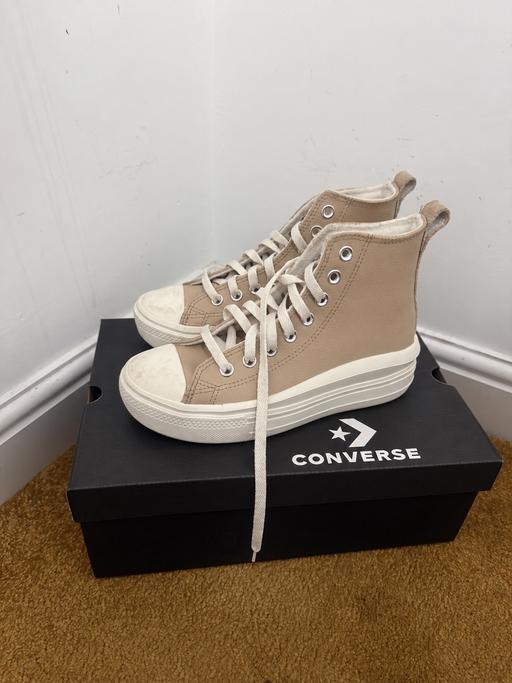  — Beige converse All Star Platform Trainers.