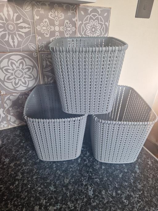  — 3 storage baskets