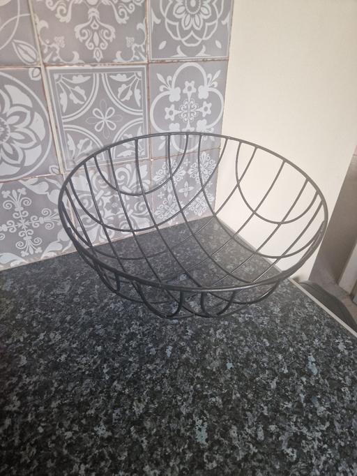  — black fruit bowl