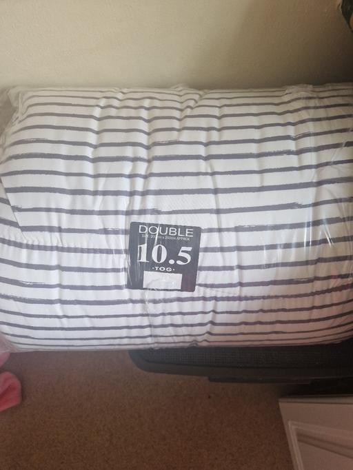  — brand new double coverless duvet set