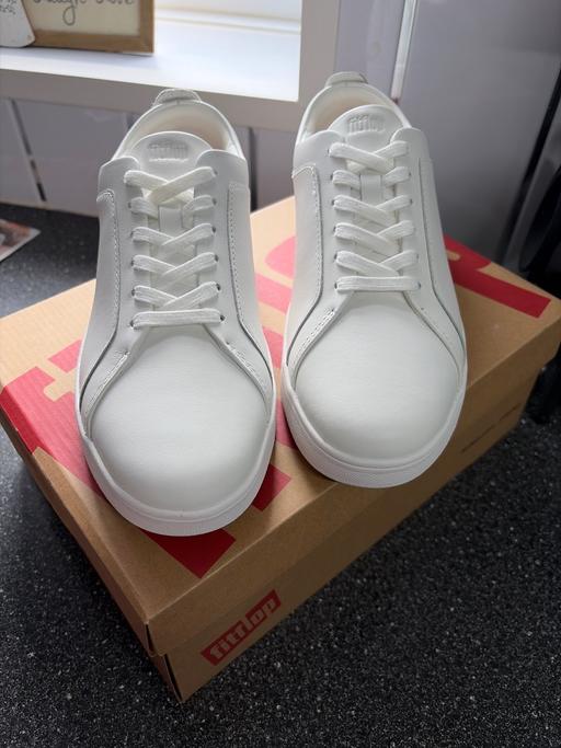  — Fitflop rally sneakers