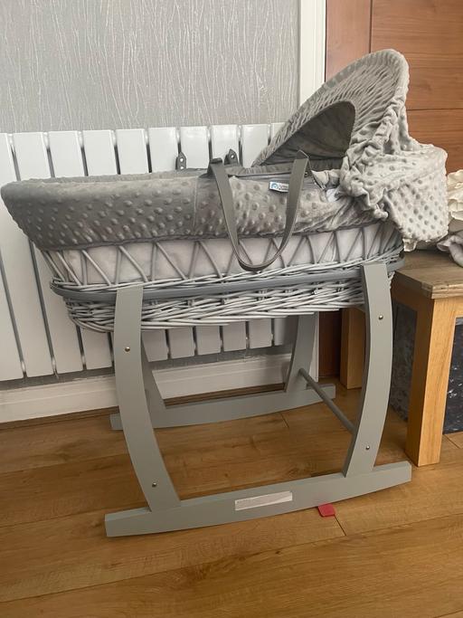  — Moses basket with stand