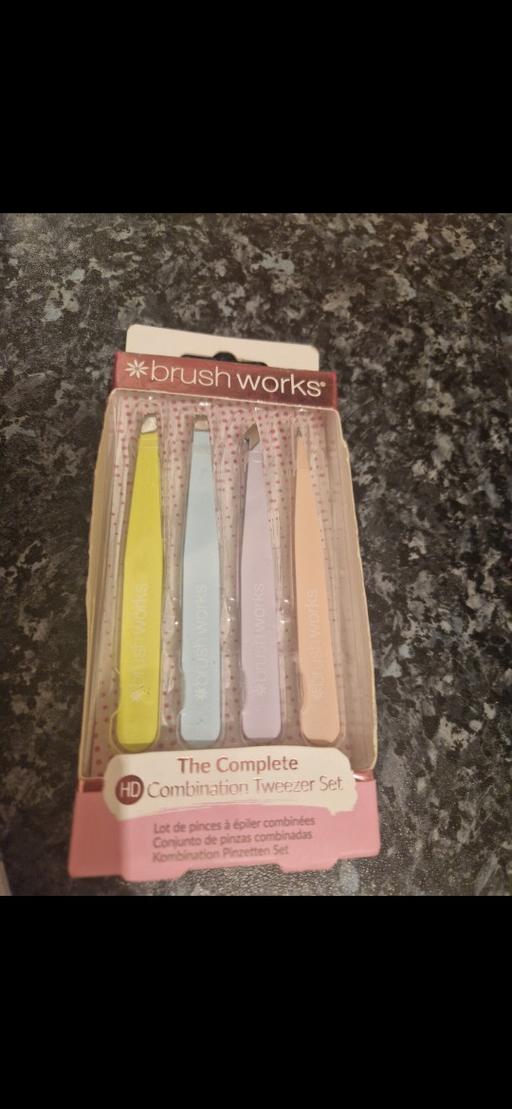  — brand new tweezers