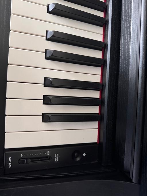  — Yamaha electric piano Clarinova CLP-675
