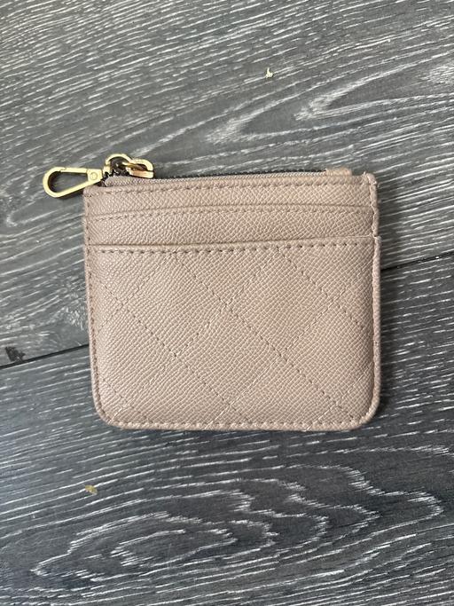  — Small purse