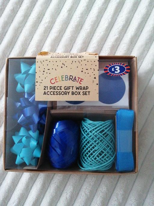  — 21 piece Gift wrap accessory Box set