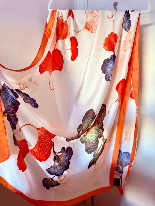  — Extra large imitation silk scarf