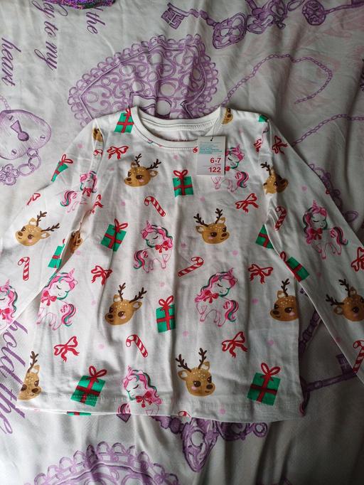  — girls christmas top aged 6-7
