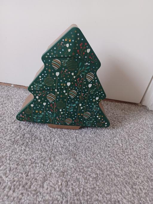  — Christmas Tree tin