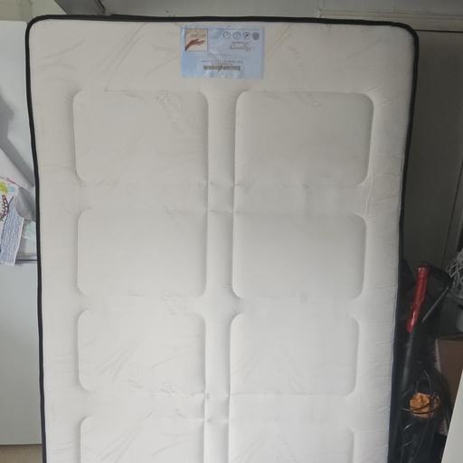  — DreamVendor double mattress