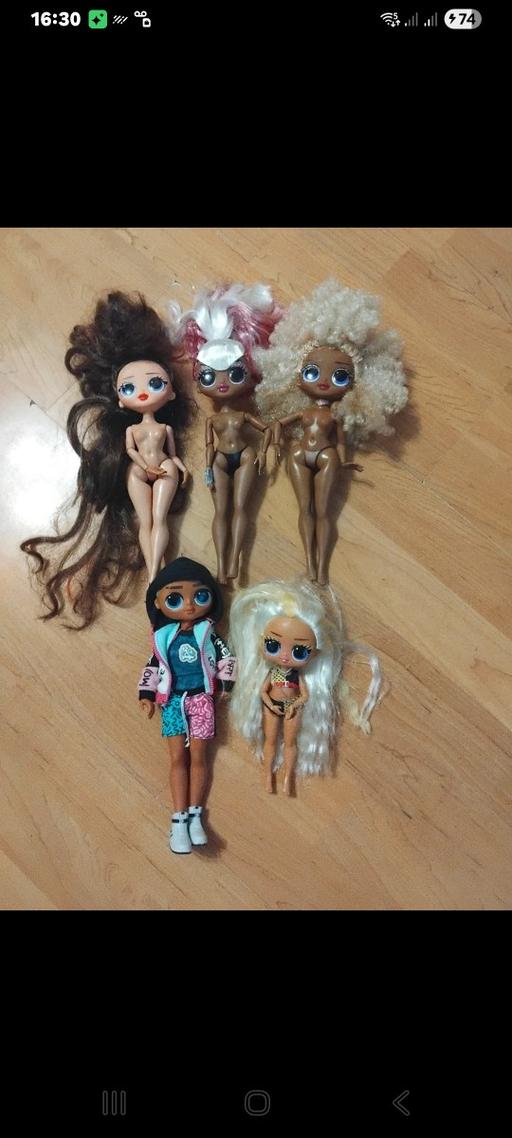  — 5 LOL Dolls.