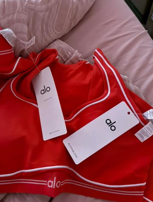  — Women’s gym set