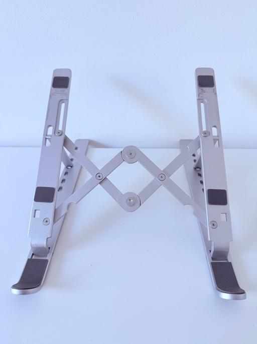  — Foldable Aluminium Laptop Stand