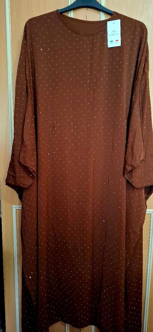  — Embellished batwing abaya
