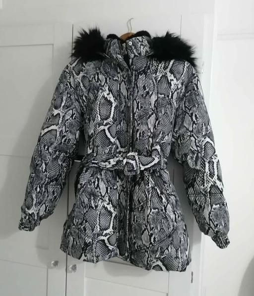  — River island women's size 6 winter coat
