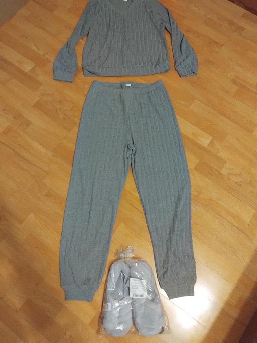  — New Lounge Set & Slippers.