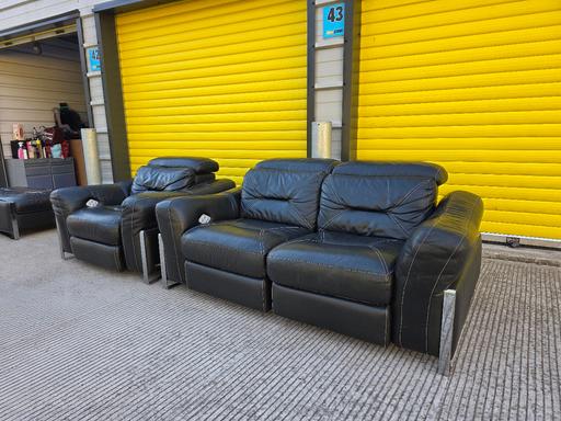  — Italian leather 2x1 recliners sofas