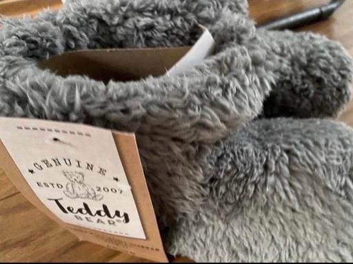  — Girls slipper boots size 11-12 & 13-1