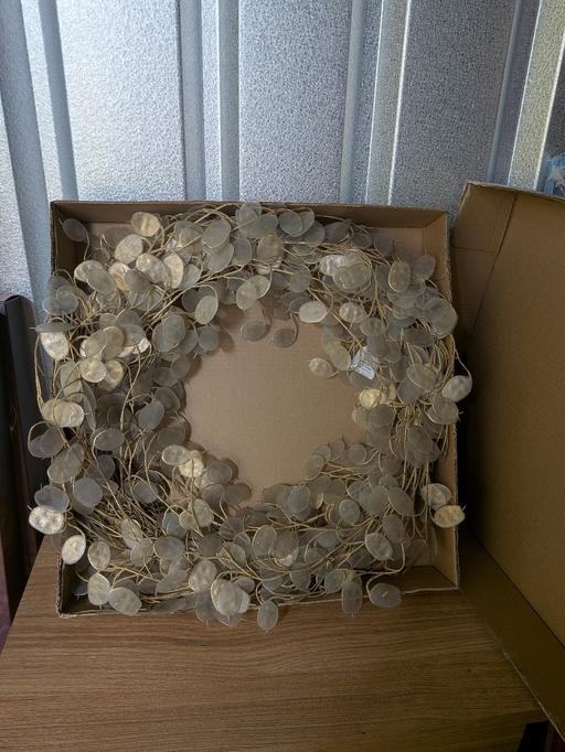  — New Christmas wreath RRP £45