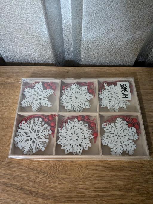  — New Christmas wooden snowflake decorations